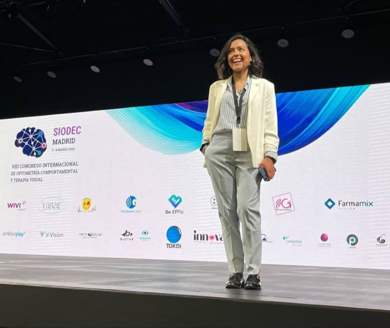 Claudia Caballero, optometrista en VisionaMás